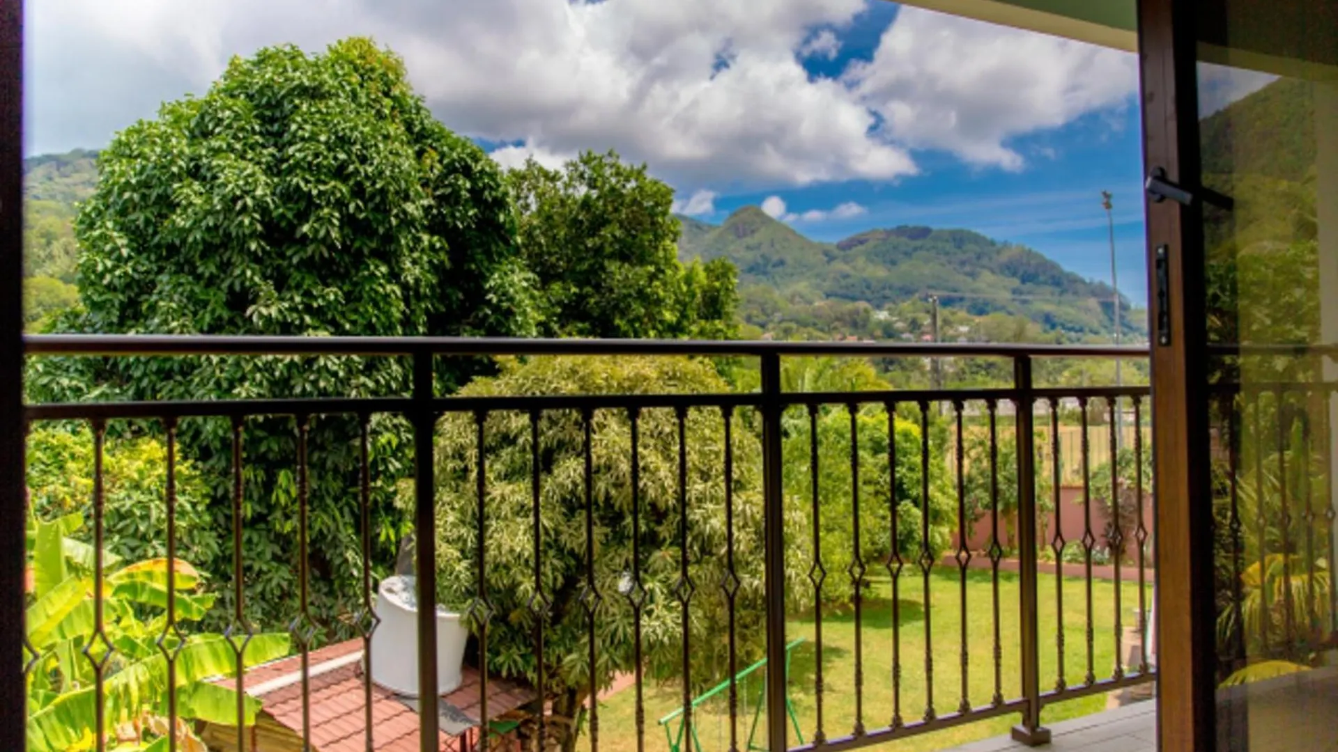 Charming Apartment With Mountain View Au Cap 70 M² Anse aux Pins